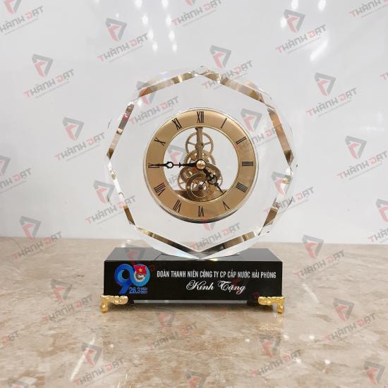 Đồng hồ pha lê